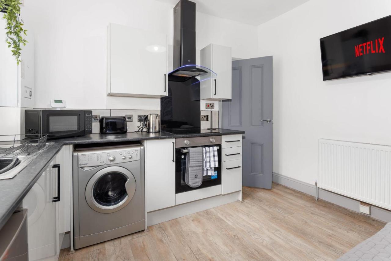 Newly Renovated Apartments In Liverpool - Extended Stay Экстерьер фото