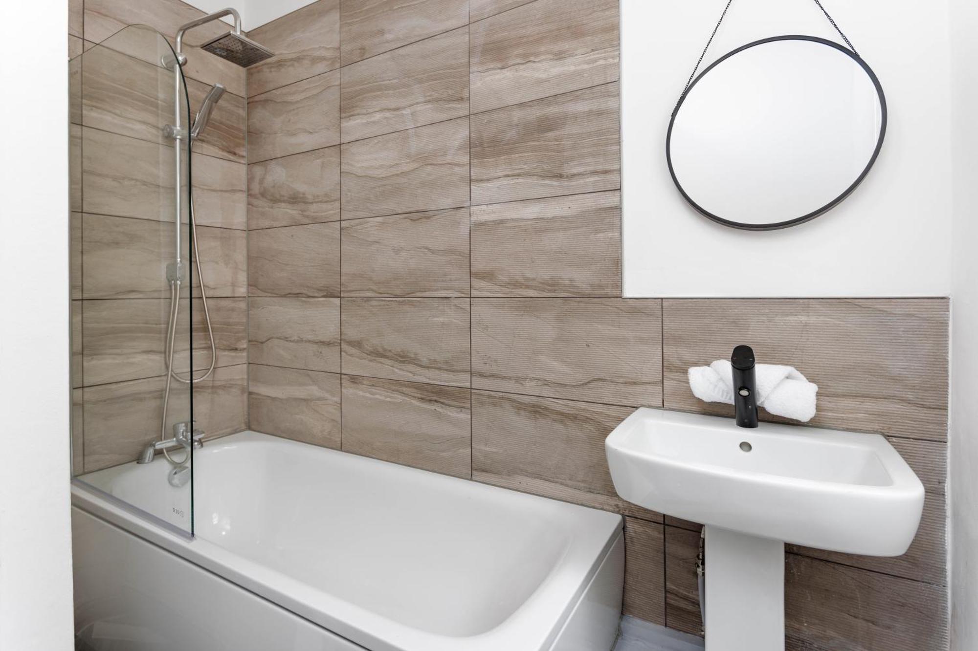 Newly Renovated Apartments In Liverpool - Extended Stay Экстерьер фото